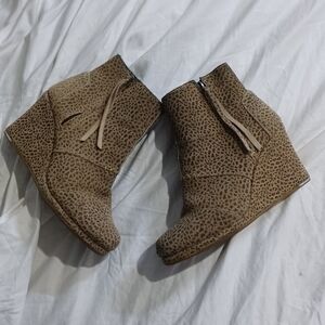 Toms Tan Leopard Print Wedge Boots